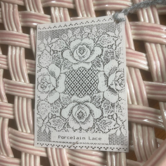 PORCELAINLACE Porcelain Woven Tray - Picture 4 of 4